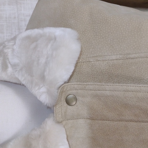 NWOT Jones New York oversized tan suede jacket with cozy faux fur lining - Picture 2 of 11